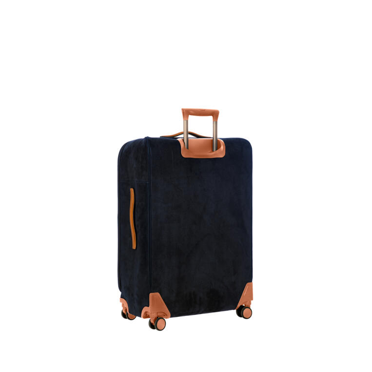 Чемодан дорожный