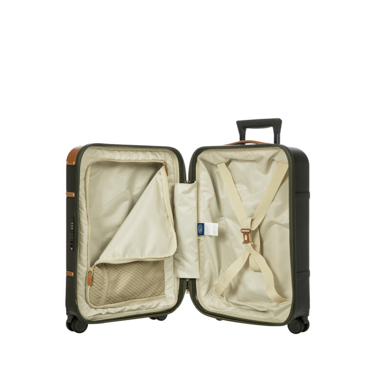 Чемодан дорожный