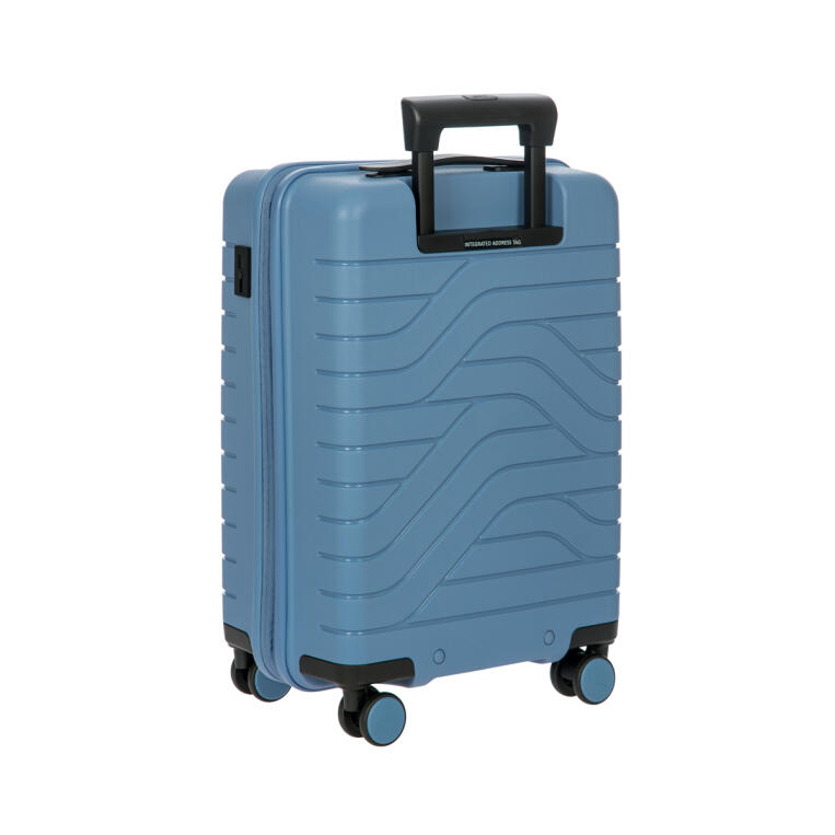 Чемодан дорожный