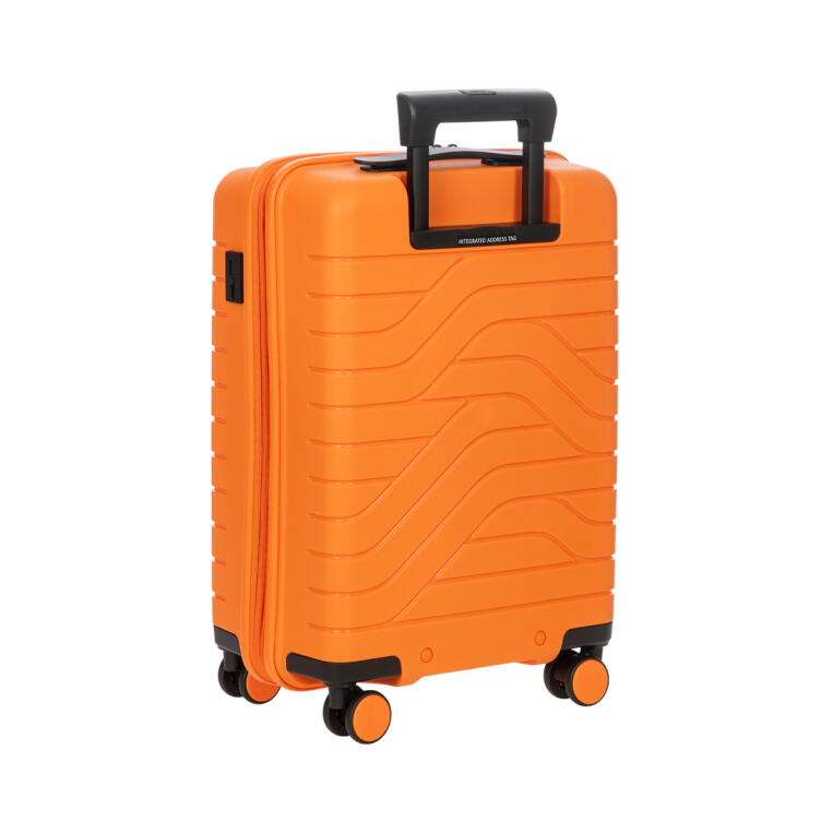 Чемодан дорожный